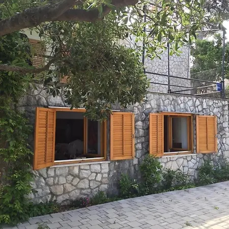 Cozy Place On The Beach * Trogir