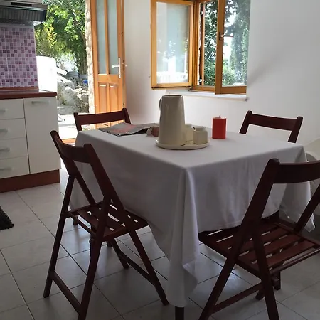 Apartment Cozy Place On The Beach Trogir